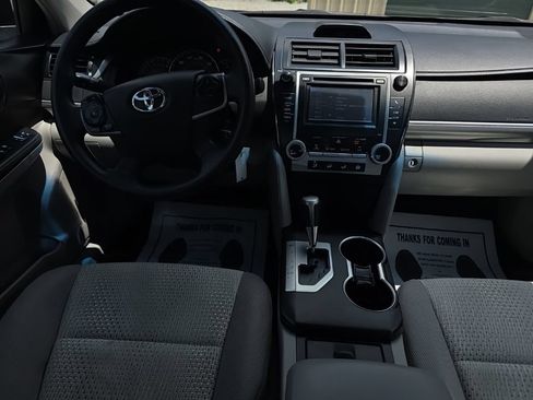 Used 2012 Toyota Camry LE FWD image 19