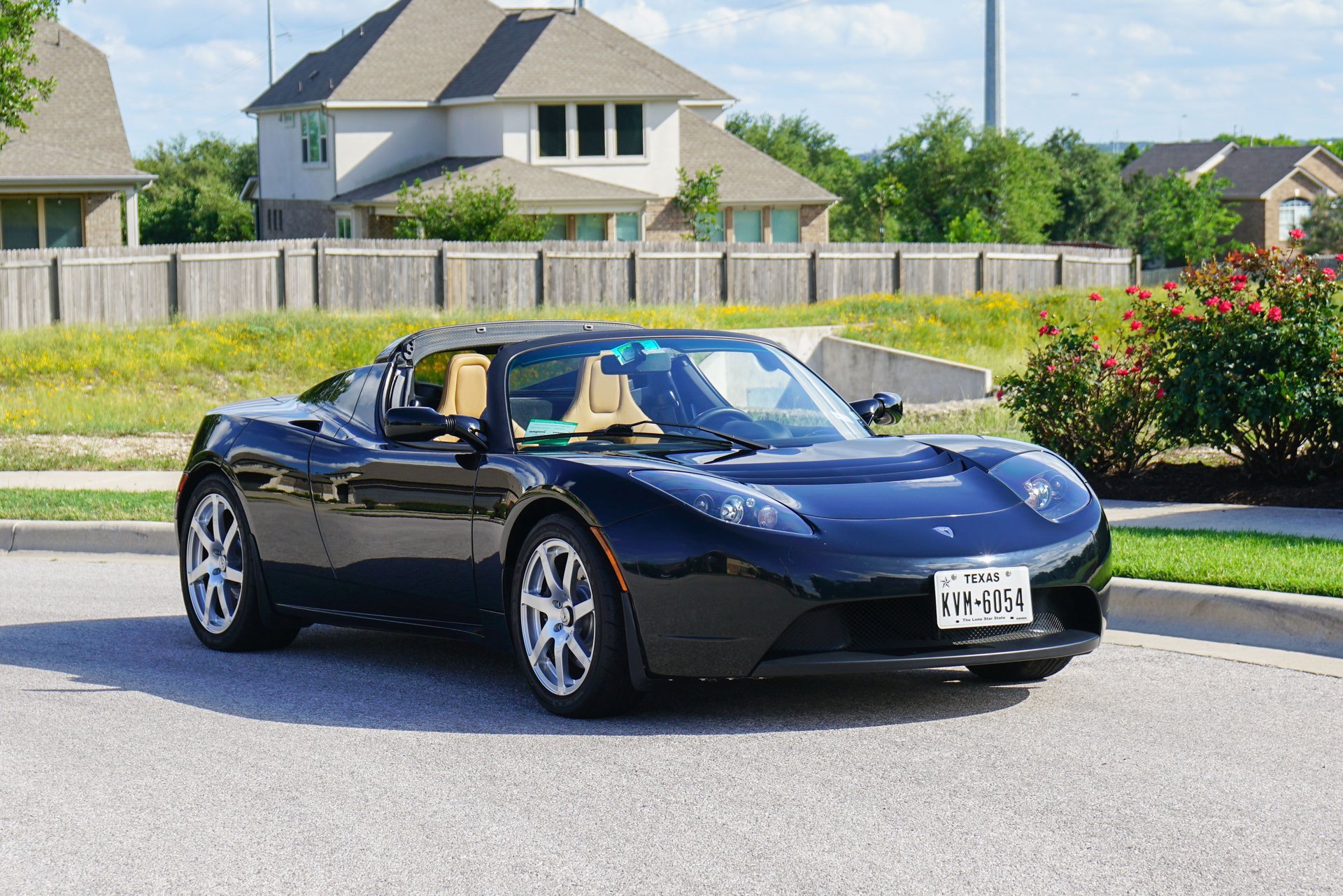 Used 2010 Tesla Roadster RWD image 1