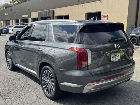 Used 2023 Hyundai Palisade Calligraphy image 5