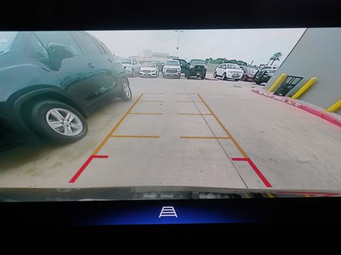 Used 2025 Chevrolet Trax ACTIV FWD image 17