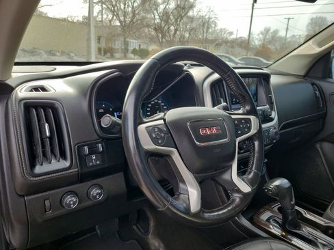 Used 2018 GMC Canyon SLT image 18