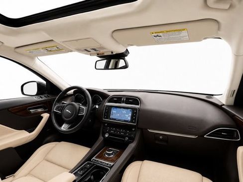 Used 2018 Jaguar F-PACE Prestige AWD/4WD image 31