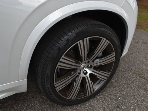 New 2024 Volvo XC90 T8 Plus w/ Protection Package Premier image 16