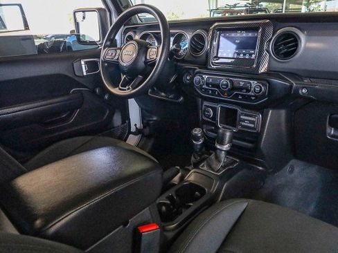 Used 2022 Jeep Gladiator Sport image 32