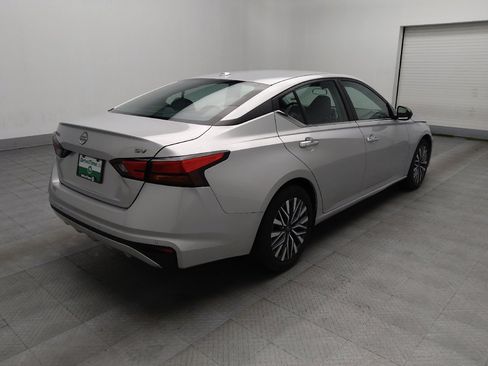 Used 2024 Nissan Altima 2.5 SV image 9