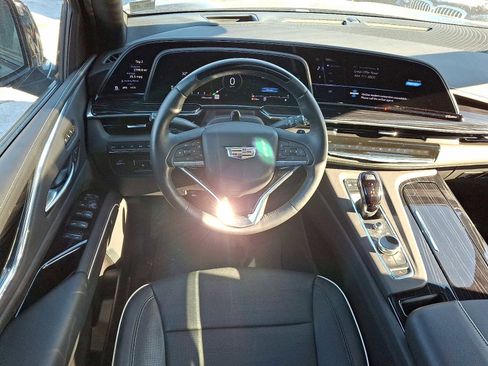 Used 2024 Cadillac Escalade Sport w/ LPO, ONYX Package image 13