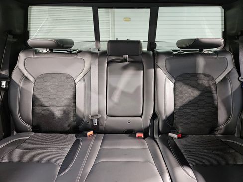 Used 2021 RAM 1500 Big Horn w/ Built-to-serve Edition image 13