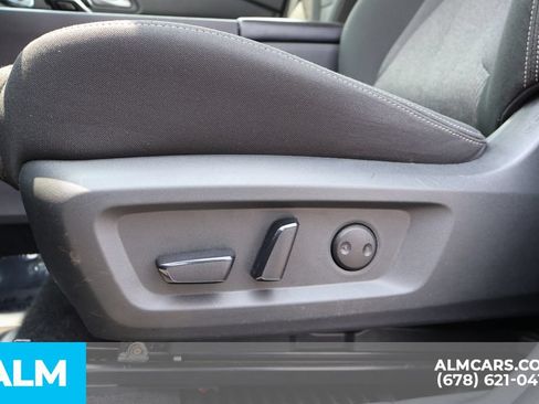 Used 2024 Nissan Rogue SV FWD image 11