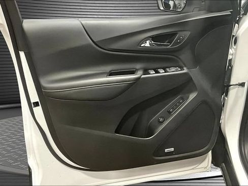Used 2022 Chevrolet Equinox Premier FWD image 19