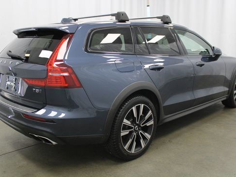 Used 2022 Volvo V60 T5 Cross Country w/ Climate Package image 6