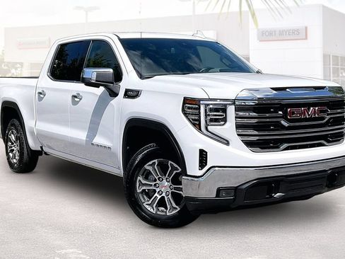 Used 2025 GMC Sierra 1500 SLT RWD image 1