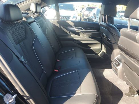 Used 2022 BMW 750i xDrive 750i xDrive w/ Executive Package image 22