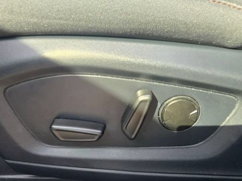 Used 2025 Ford Explorer Active AWD/4WD image 19