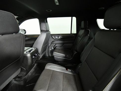 Used 2024 Chevrolet Suburban High Country image 25