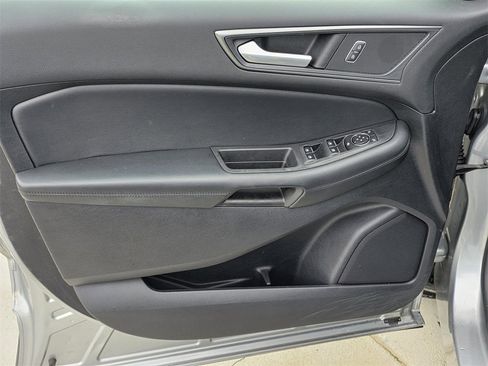 Used 2020 Ford Edge SE image 36