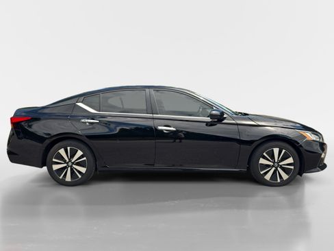 Used 2022 Nissan Altima 2.5 SV FWD image 7