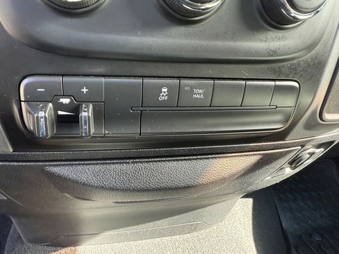 Used 2014 RAM 1500 Express image 18