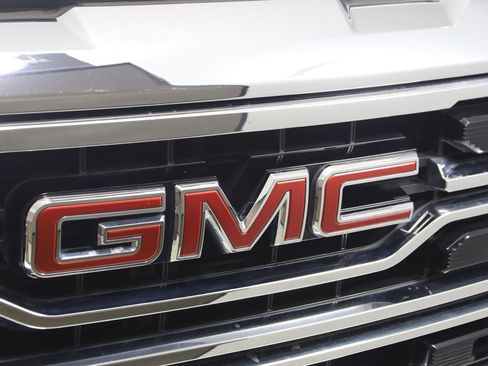 Used 2023 GMC Sierra 1500 SLT w/ SLT Convenience Package image 17