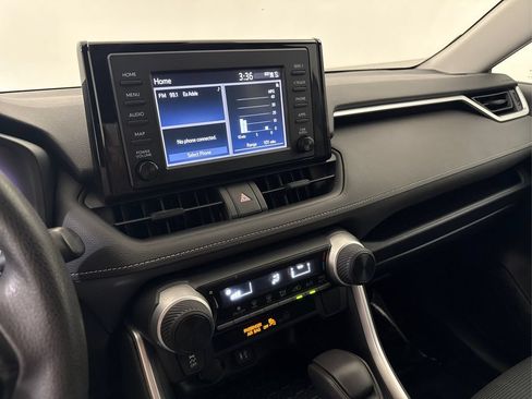 Used 2019 Toyota RAV4 LE FWD image 36