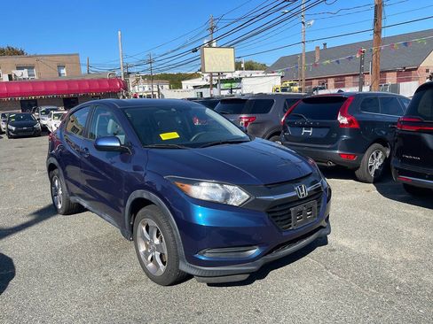 Used 2017 Honda HR-V LX image 3