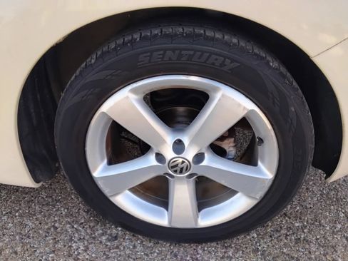 Used 2007 Volkswagen Beetle Coupe w/ Package 2 image 5