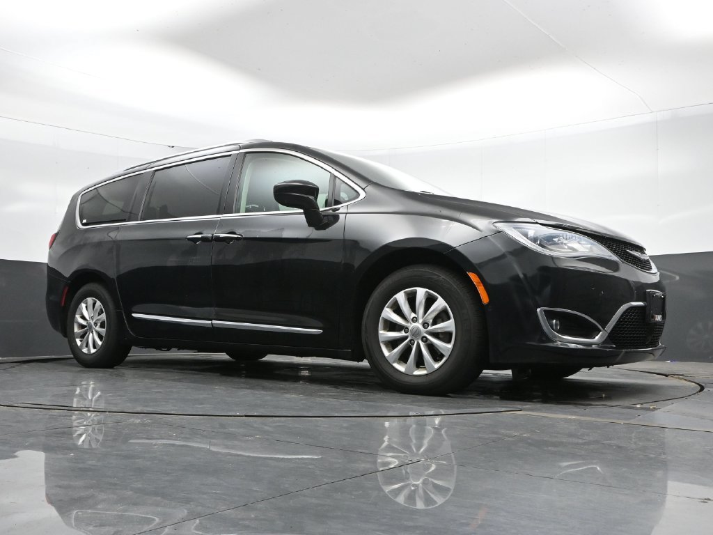 Used 2019 Chrysler Pacifica Touring-L w/ Advanced Safetytec Group FWD image 43