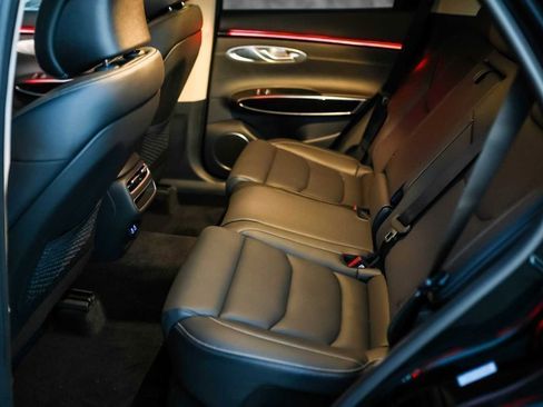 New 2026 Genesis GV70 2.5T image 9