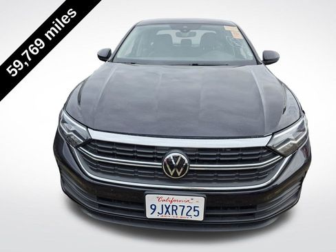 Used 2024 Volkswagen Jetta SE FWD image 2