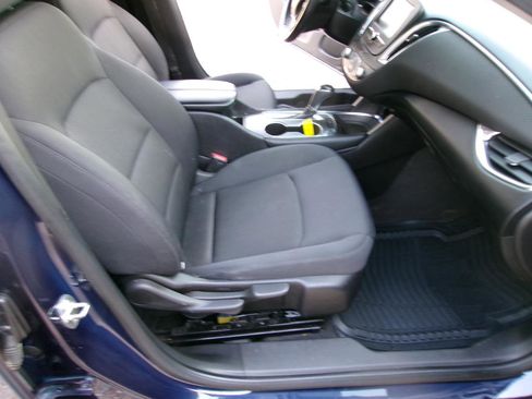 Used 2016 Chevrolet Malibu LT image 5