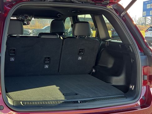 Used 2023 Jeep Grand Cherokee Altitude image 9