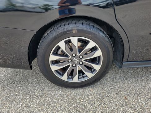 Used 2021 Honda Odyssey EX-L image 11