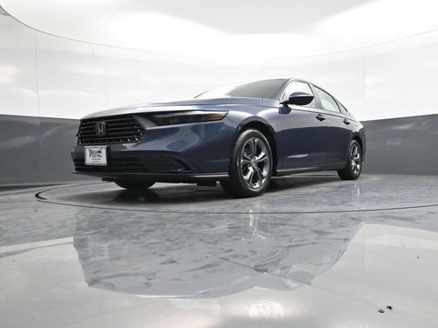 Certified 2023 Honda Accord EX image 26