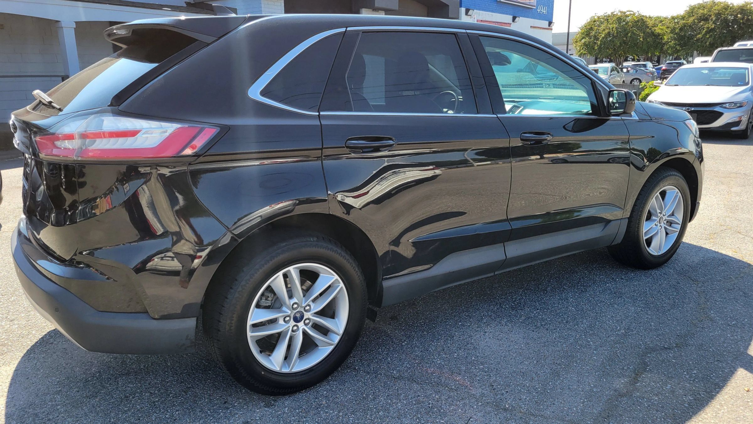 Used 2021 Ford Edge SEL FWD image 5