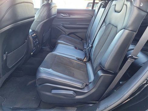 Certified 2024 Jeep Grand Cherokee L Laredo image 17