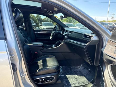Certified 2021 Jeep Grand Cherokee L Overland w/ Luxury Tech Group IV AWD/4WD image 32