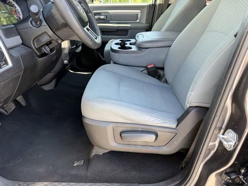 Used 2019 RAM 1500 Classic SLT RWD image 15