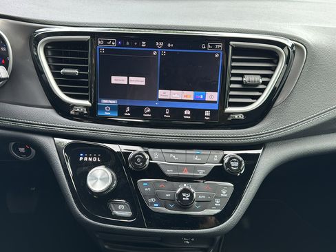 New 2026 Chrysler Pacifica Select image 22