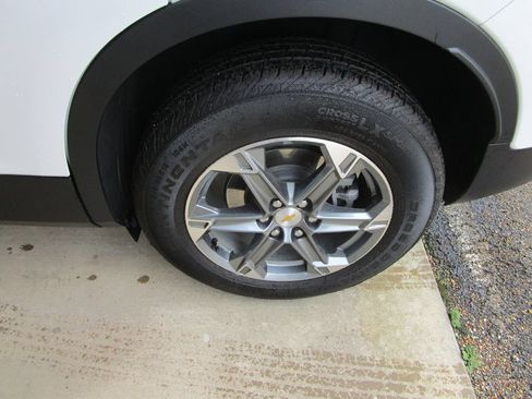 Used 2024 Chevrolet Blazer LT w/ Convenience Package FWD image 10
