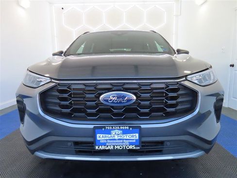 Used 2025 Ford Escape ST-Line FWD image 3