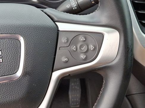 Used 2023 GMC Acadia SLT image 27