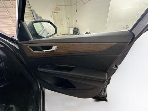 Used 2025 Volkswagen Atlas SE image 35