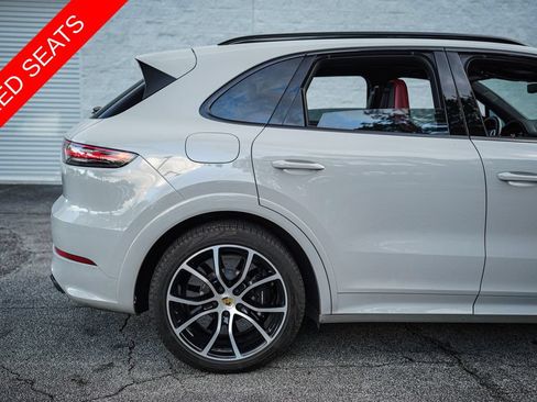 Used 2021 Porsche Cayenne Turbo S AWD/4WD image 15