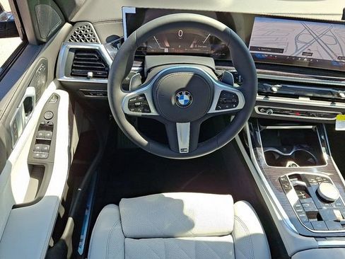 Used 2026 BMW X7 xDrive40i w/ M Sport Package image 9