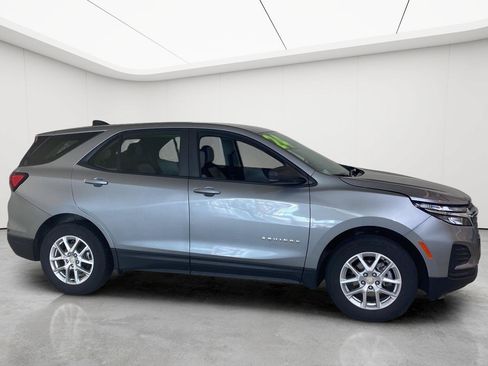 Used 2024 Chevrolet Equinox LS FWD image 3