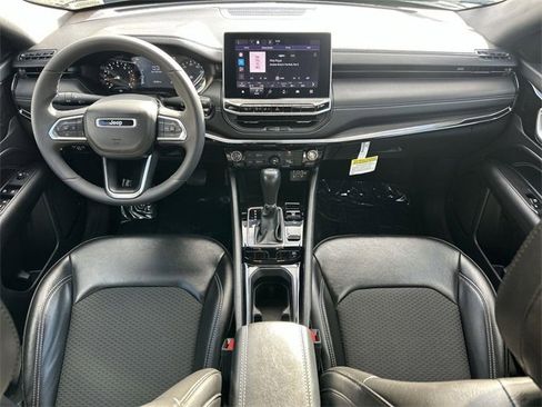 Used 2023 Jeep Compass Altitude image 18