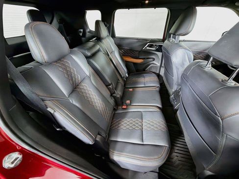 Used 2024 Mitsubishi Outlander SEL AWD/4WD image 29