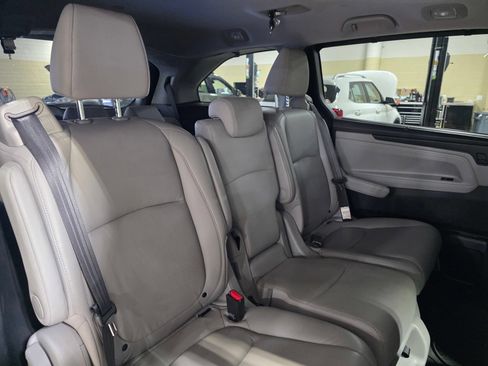 Used 2019 Honda Odyssey EX-L image 11