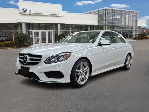 Used 2014 Mercedes-Benz E 350 4MATIC Sedan image 1