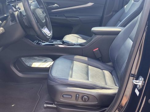 Used 2022 Chevrolet Bolt EUV Premier w/ Sun & Sound Package image 17