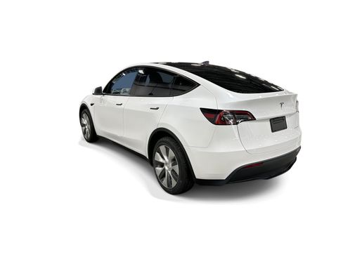 Certified 2023 Tesla Model Y Long Range AWD/4WD image 4